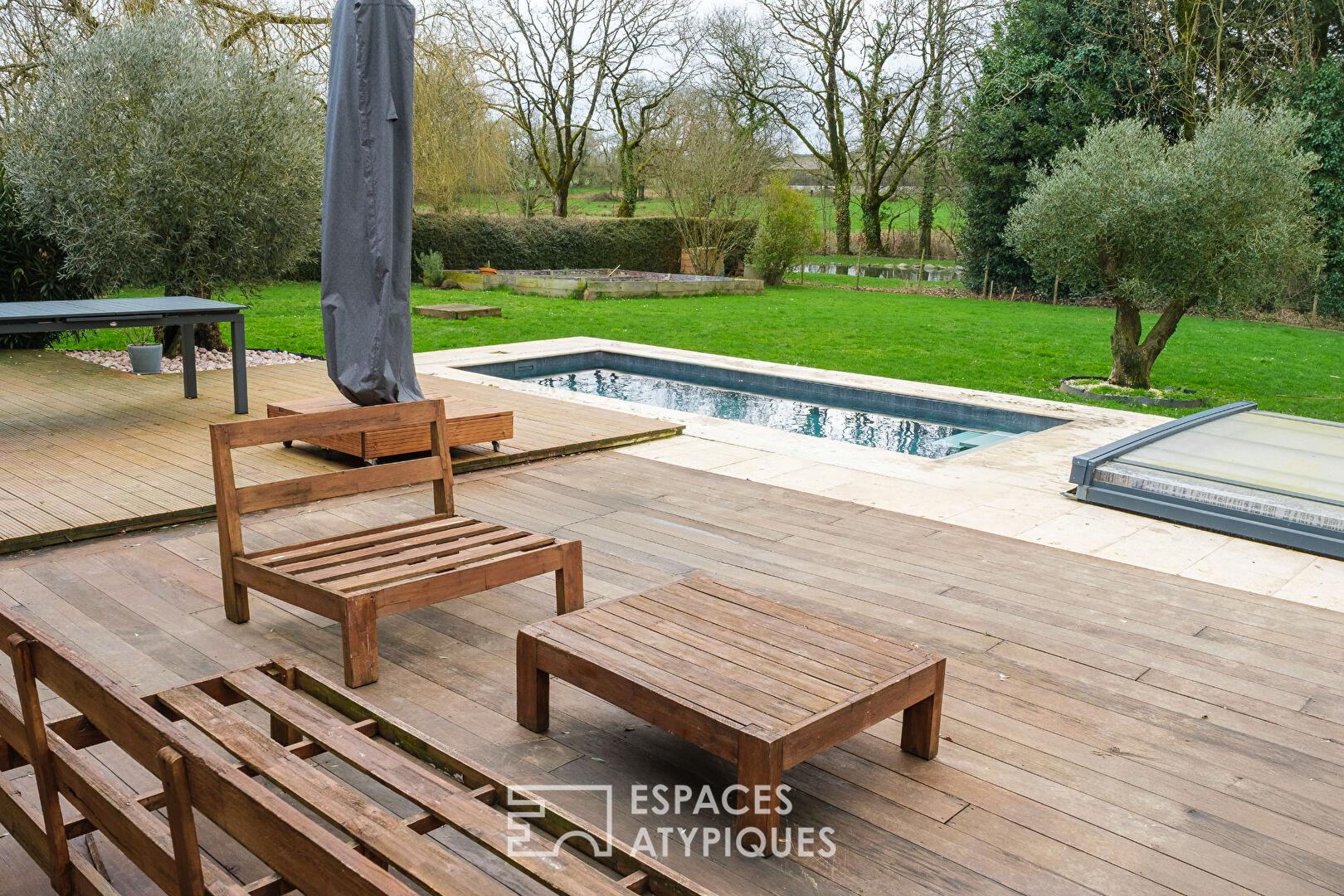 Longère rénovée avec piscine au calme