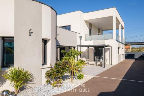 Contemporaine avec piscine intérieure aux portes de Niort