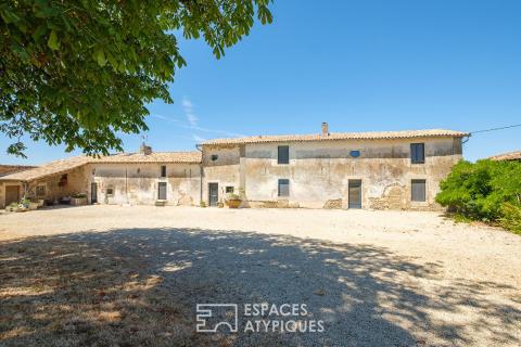 Ancien corps de ferme rénové avec dépendances et panorama sur la campagne