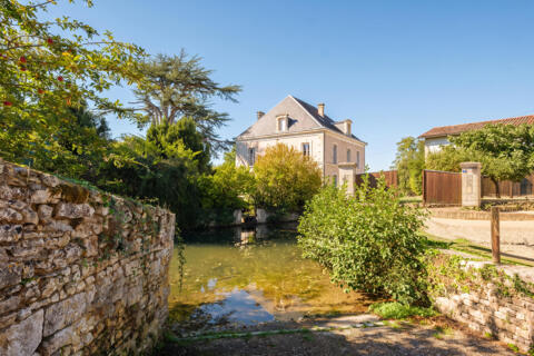 Ancienne chamoiserie au bord de la Sèvre Niortaise