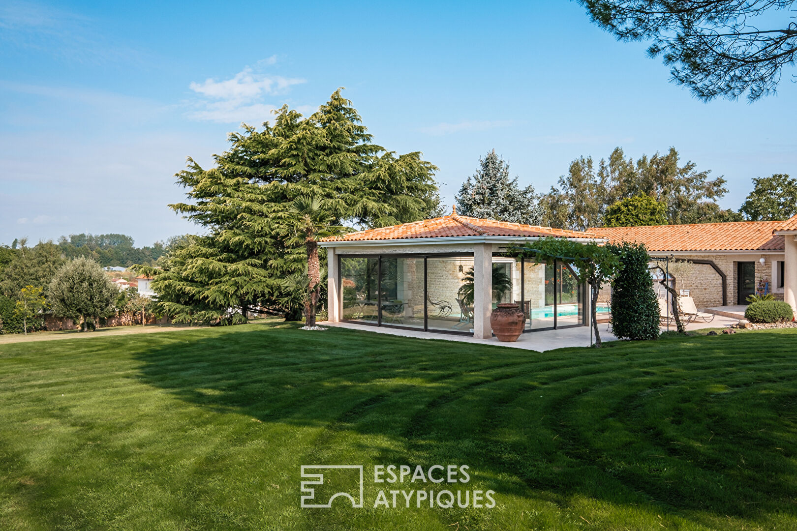 Villa d’architecte au cadre enchanteur