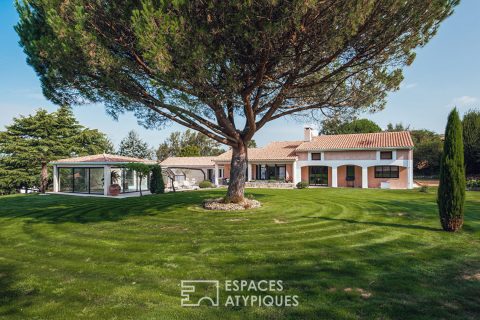 Villa d&rsquo;architecte avec piscine et parc paysager