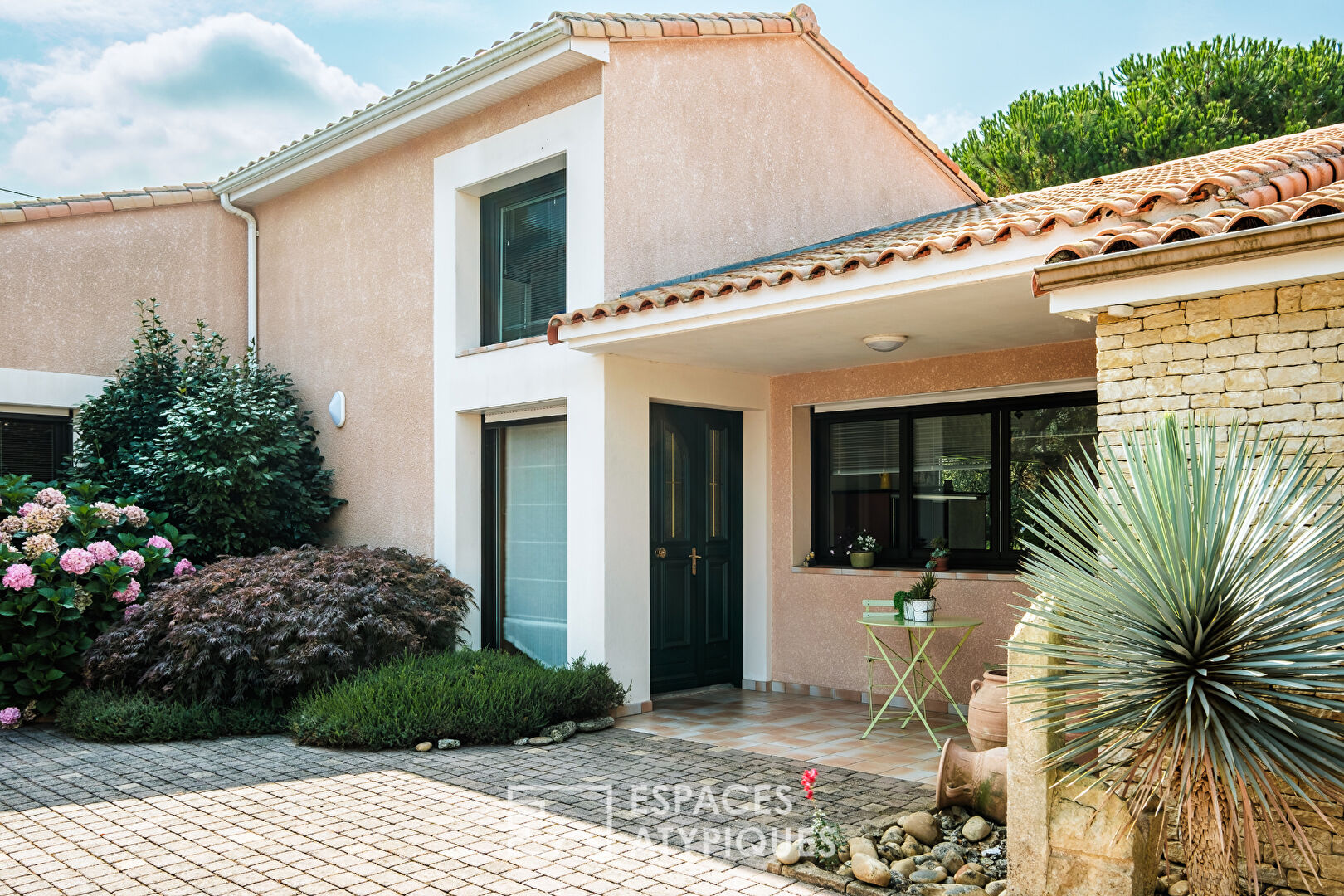 Villa d’architecte au cadre enchanteur