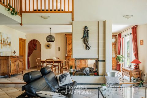 Villa d’architecte avec piscine et parc paysager