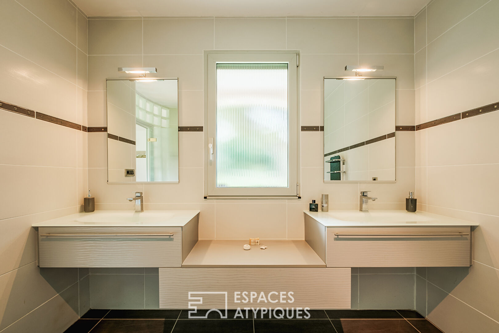 Villa d’architecte au cadre enchanteur