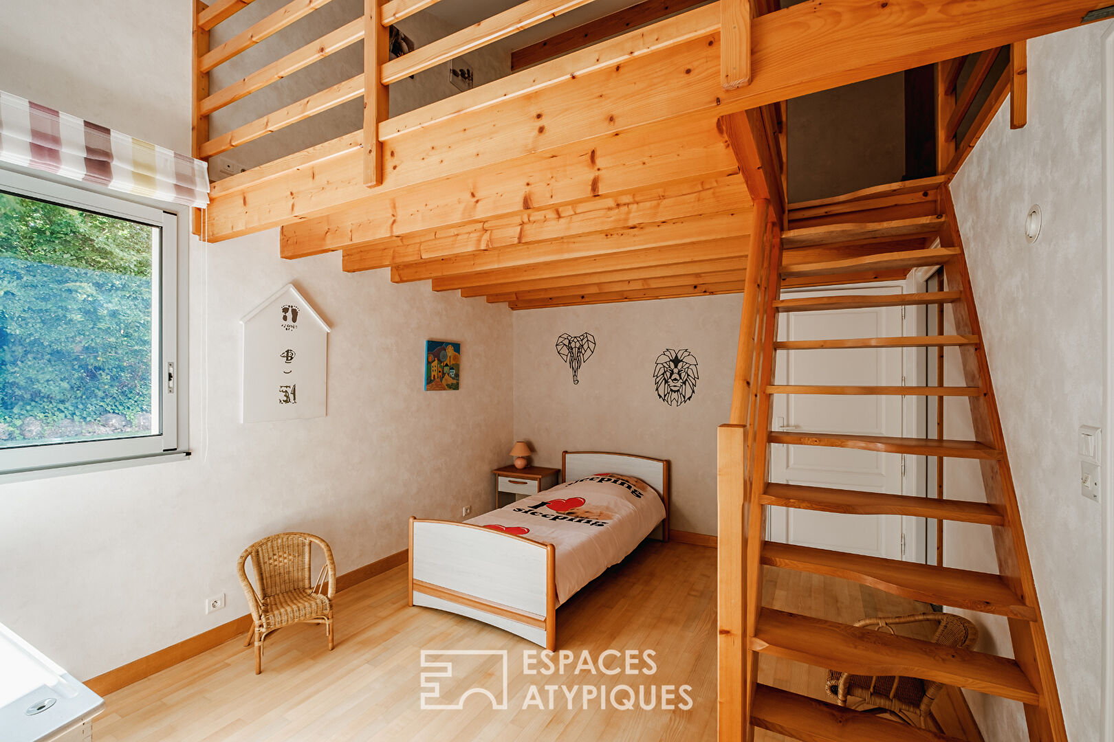 Villa d’architecte au cadre enchanteur