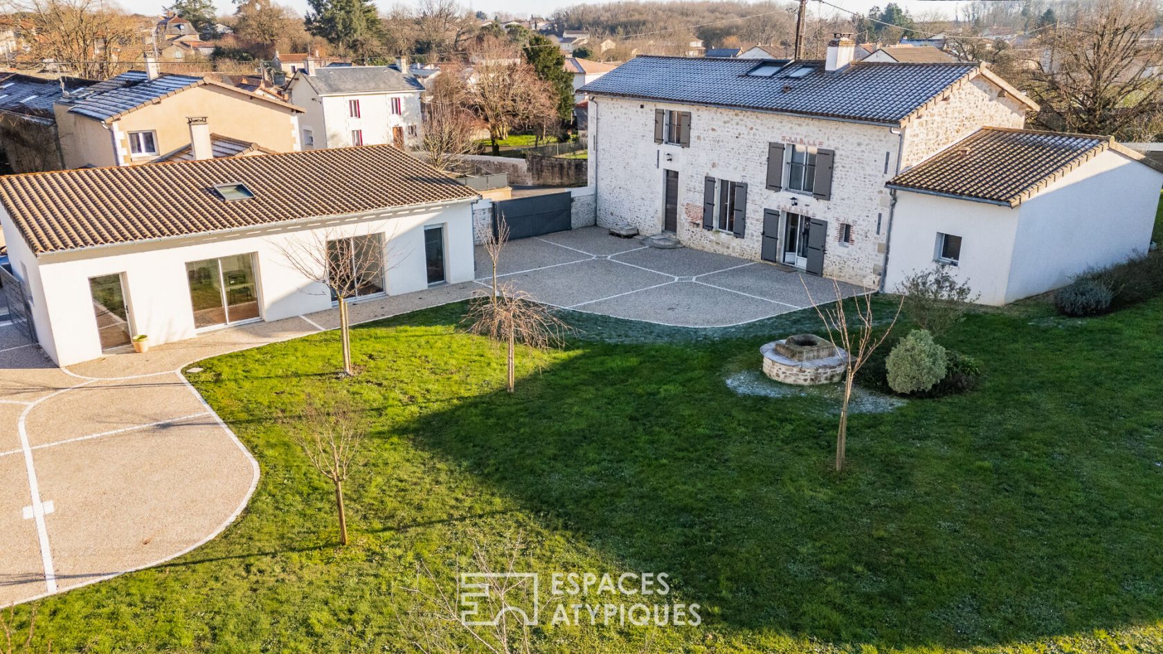 Two houses for this charming Poitevin property