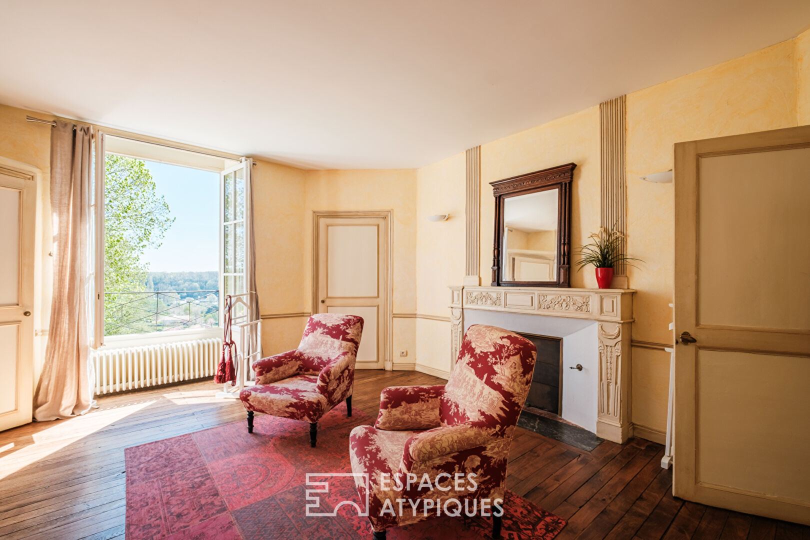 Propriété d’exception avec piscine intérieure et vue imprenable sur les châteaux de Chauvigny