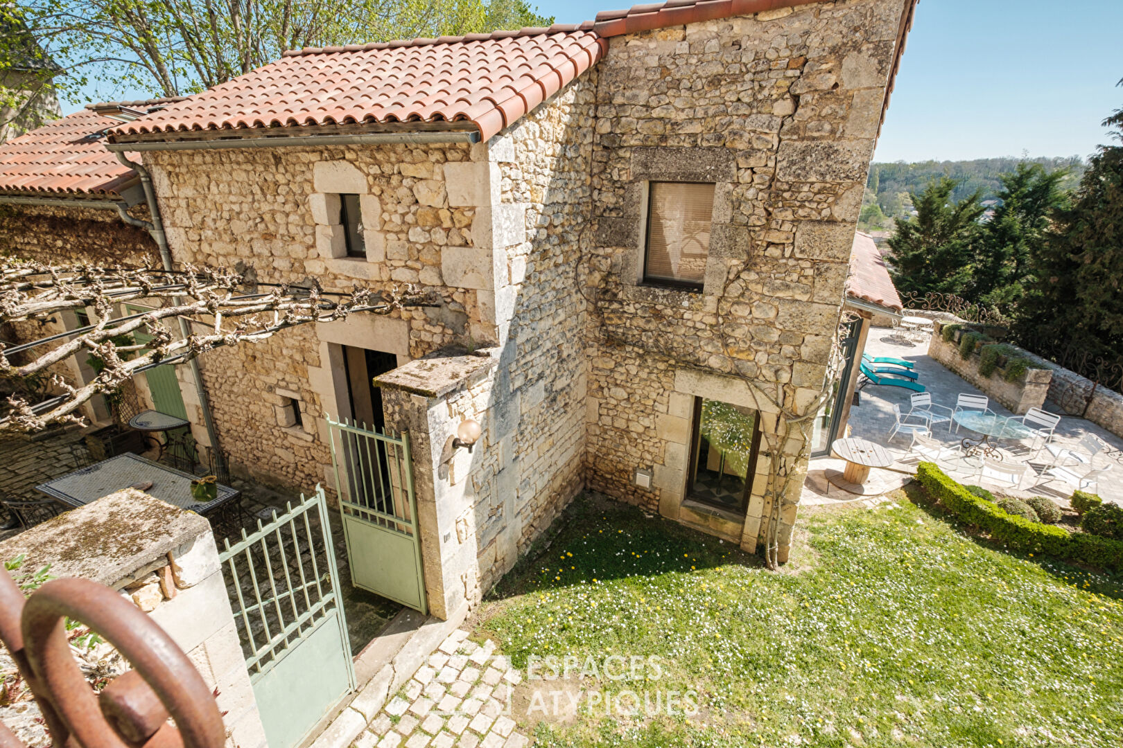 Propriété d’exception avec piscine intérieure et vue imprenable sur les châteaux de Chauvigny