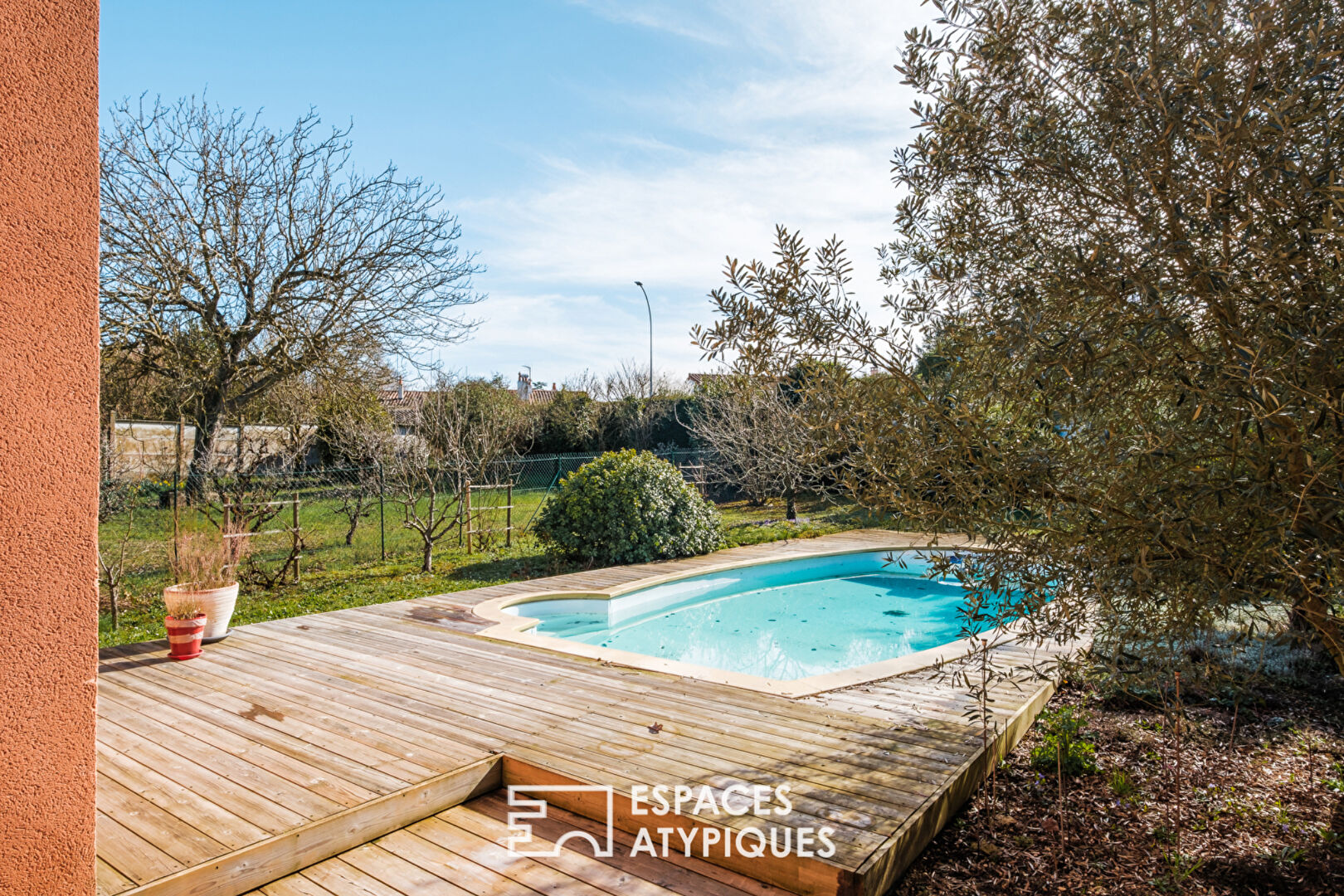Maison d’architecte avec piscine et patio