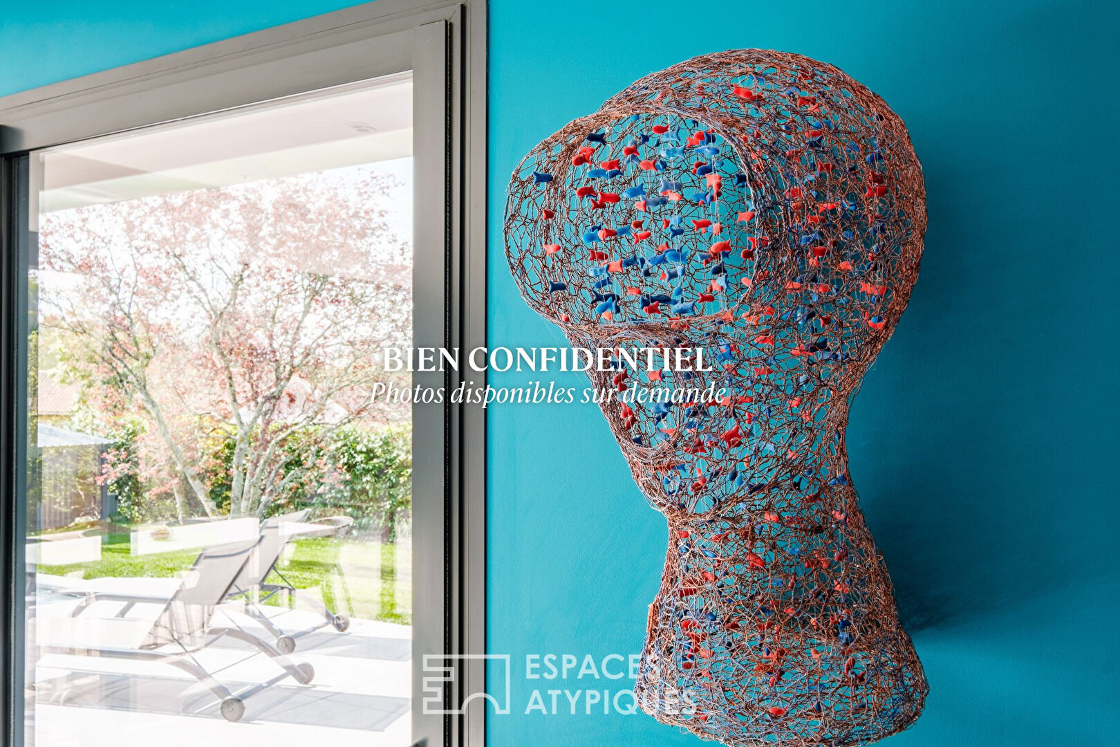 Surprenante contemporaine aux prestations haut de gamme