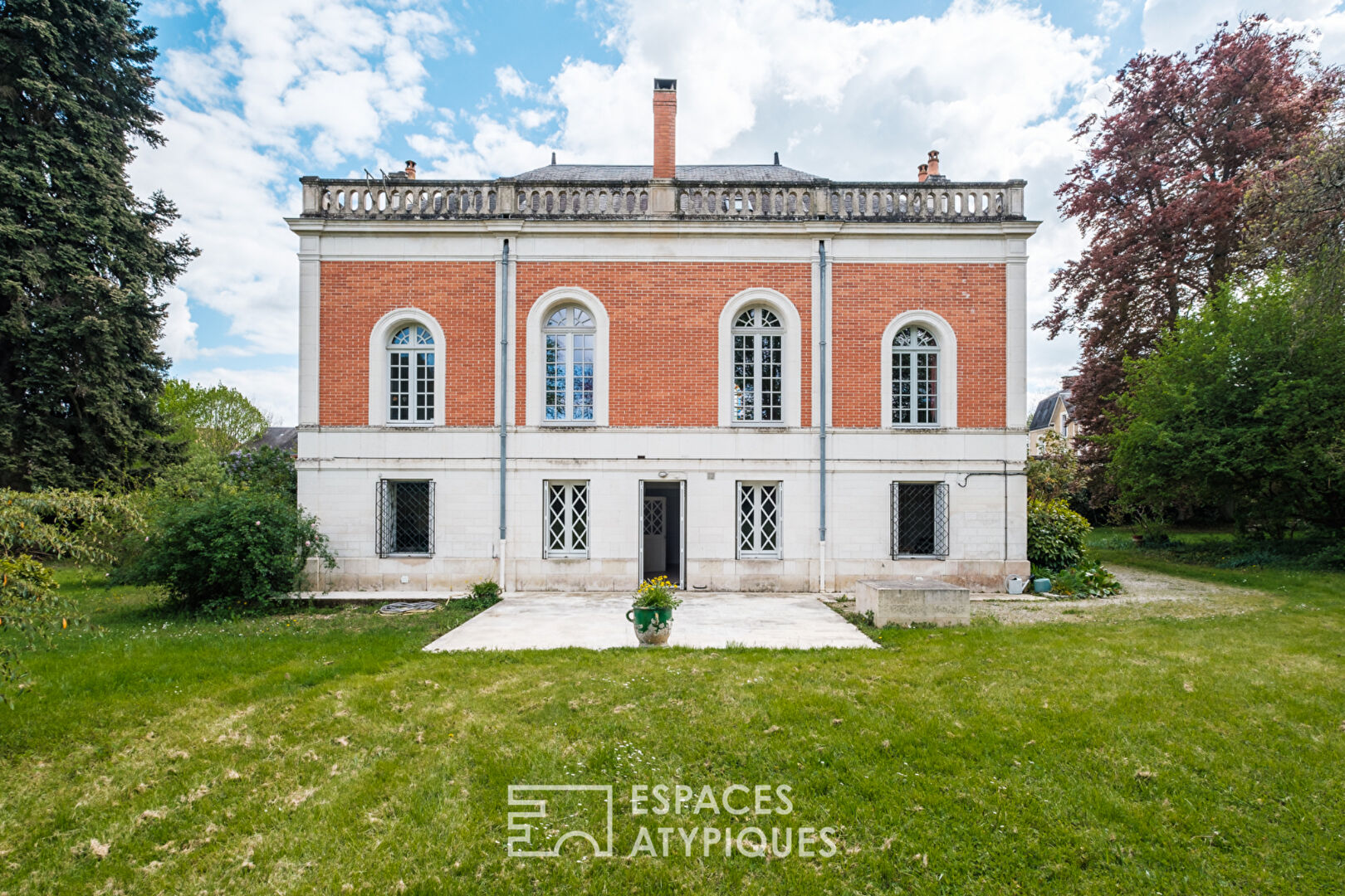 Villa d’inspiration Palladienne avec vue sur Abbaye