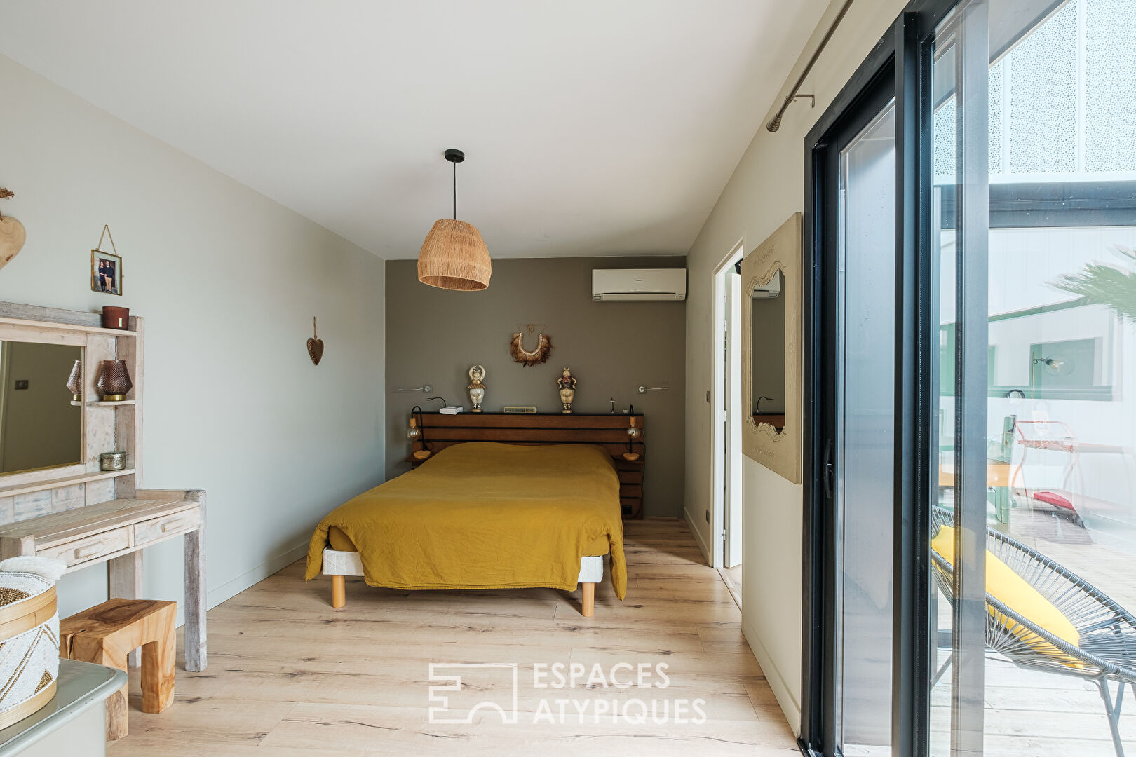 Loft contemporain avec piscine