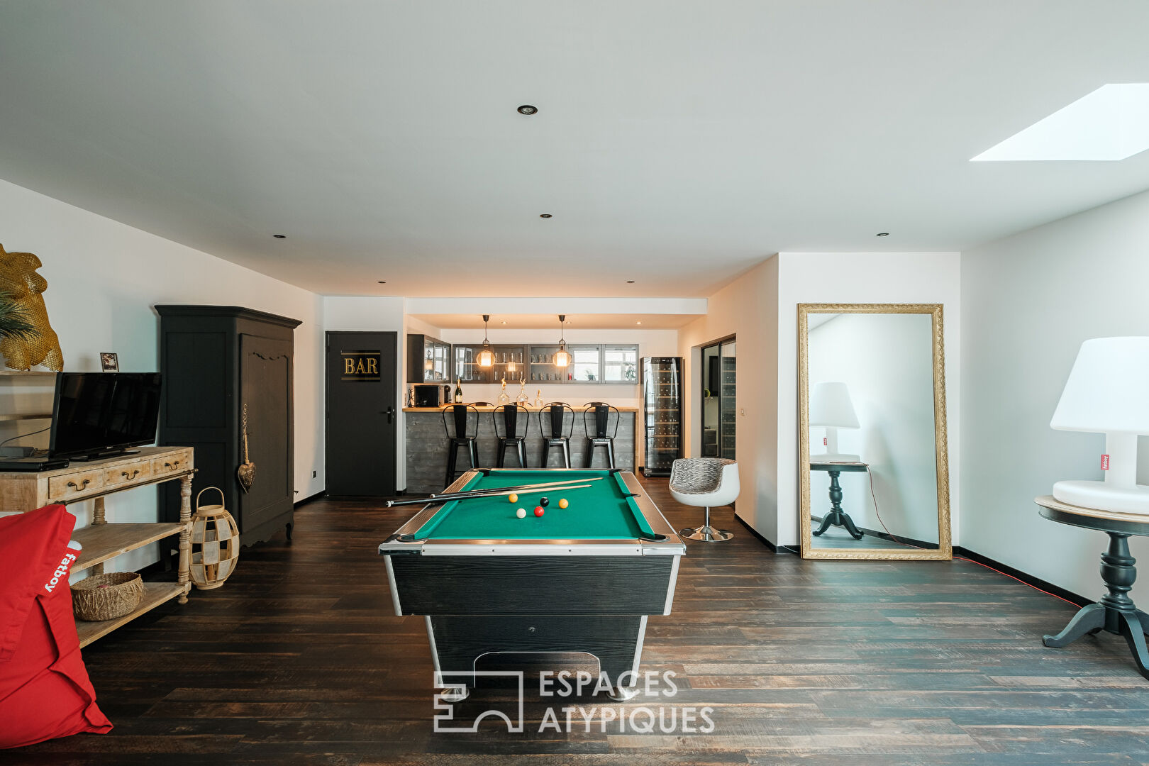 Loft contemporain avec piscine