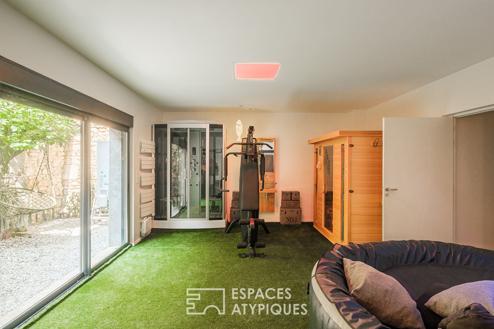Loft contemporain avec piscine