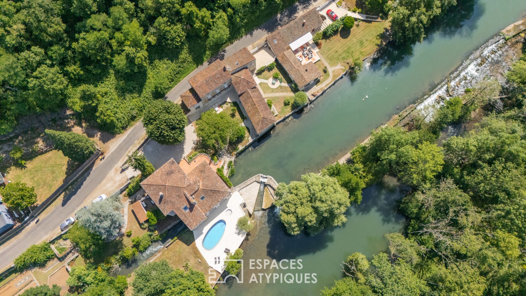 Propriété de charme en bordure du Clain, moulin d’habitation à proximité de Poitiers