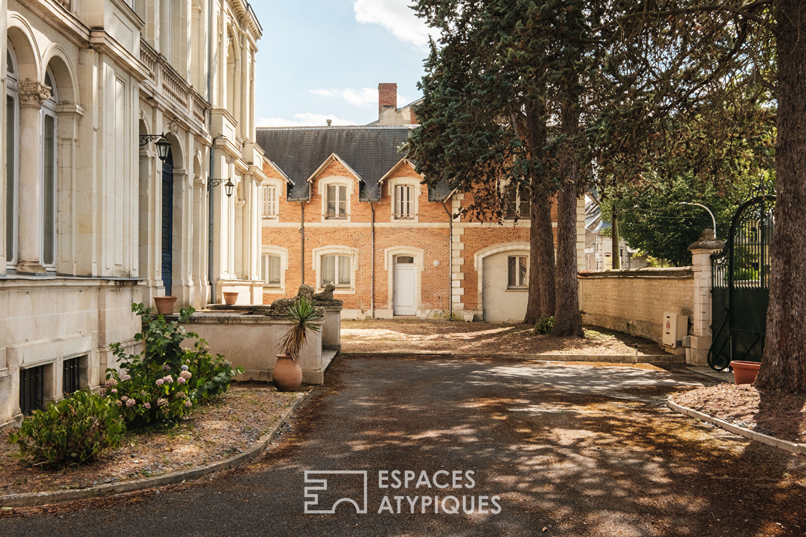 Propriété historique au coeur de Châtellerault, parc et  dépendances d’exception
