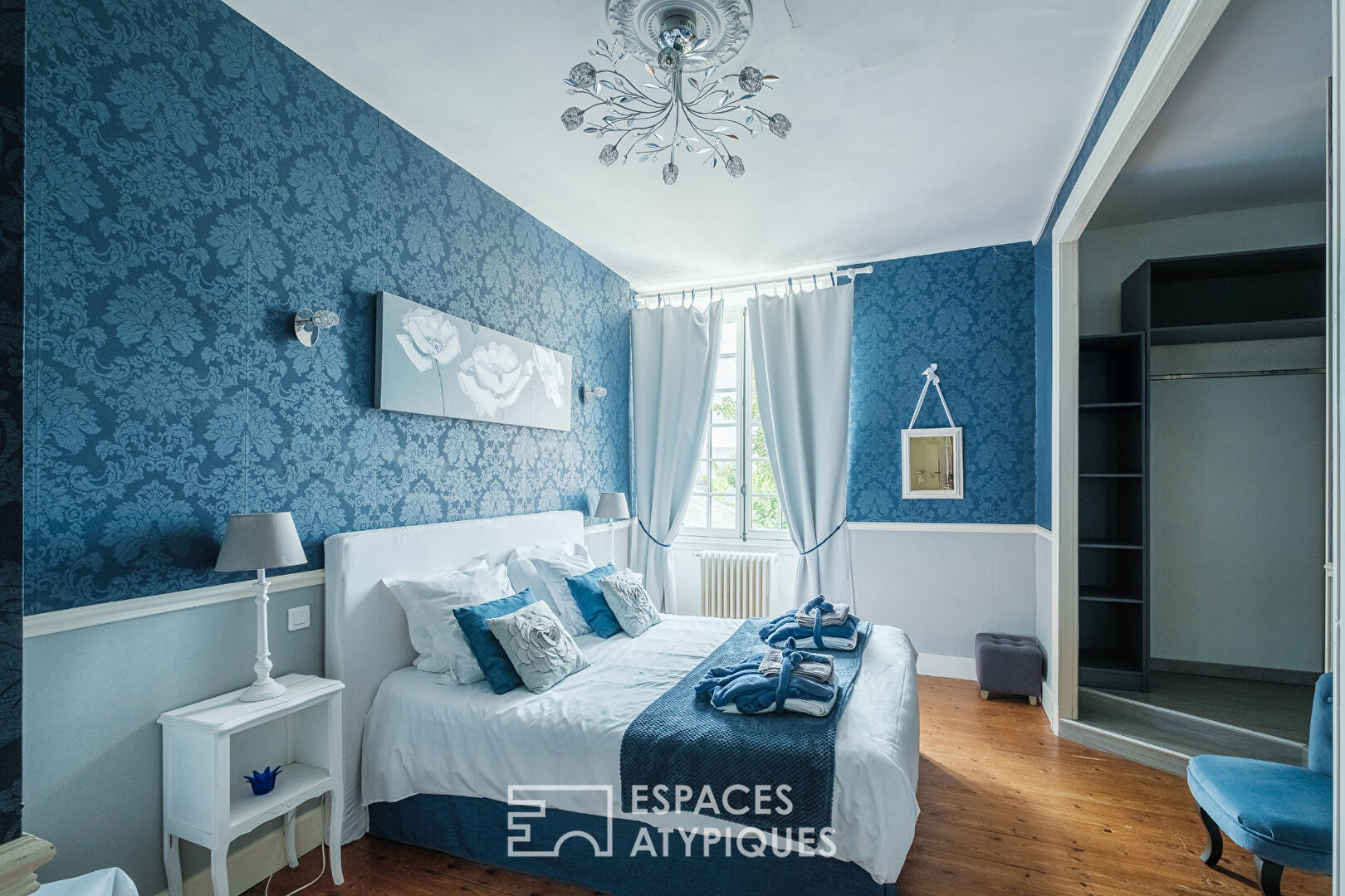 18th century mansion in the heart of the city