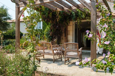 Poitevin house of character surrounded by its wooded park