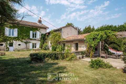 Maison poitevine de caractère entourée de son parc arboré
