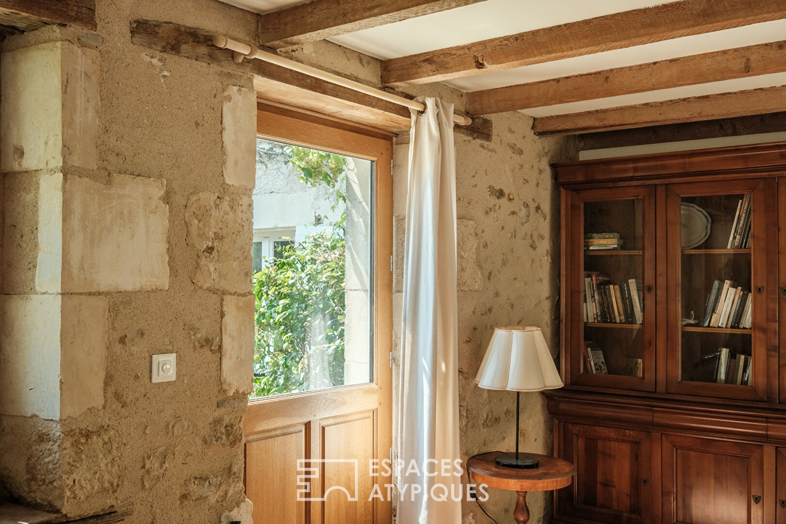 Poitevin house of character surrounded by its wooded park