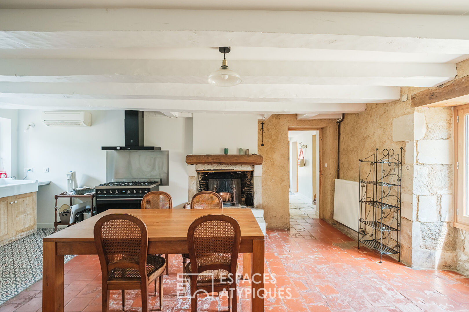 Poitevin house of character surrounded by its wooded park