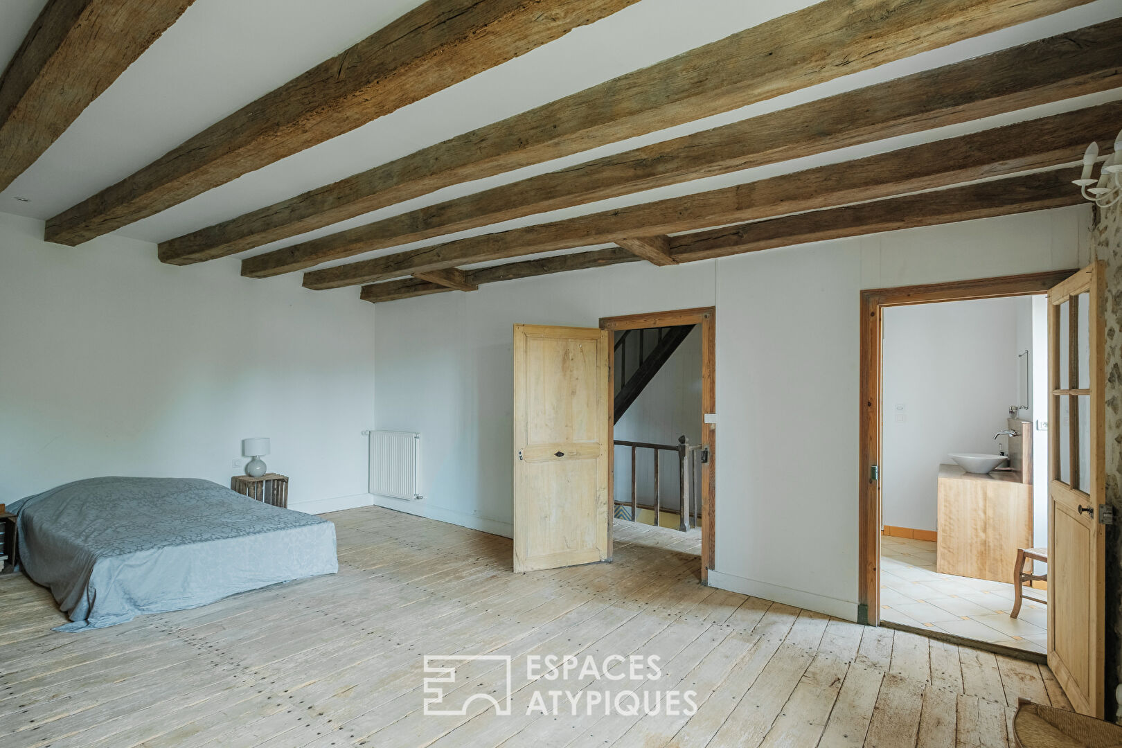 Poitevin house of character surrounded by its wooded park