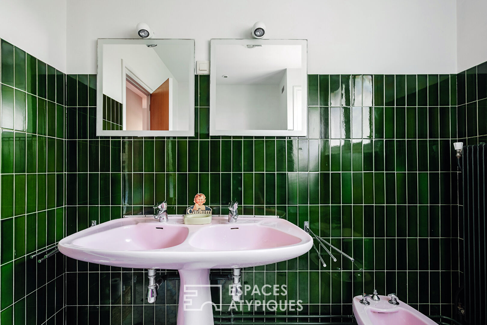 Modernist architect-designed house on the outskirts of Poitiers