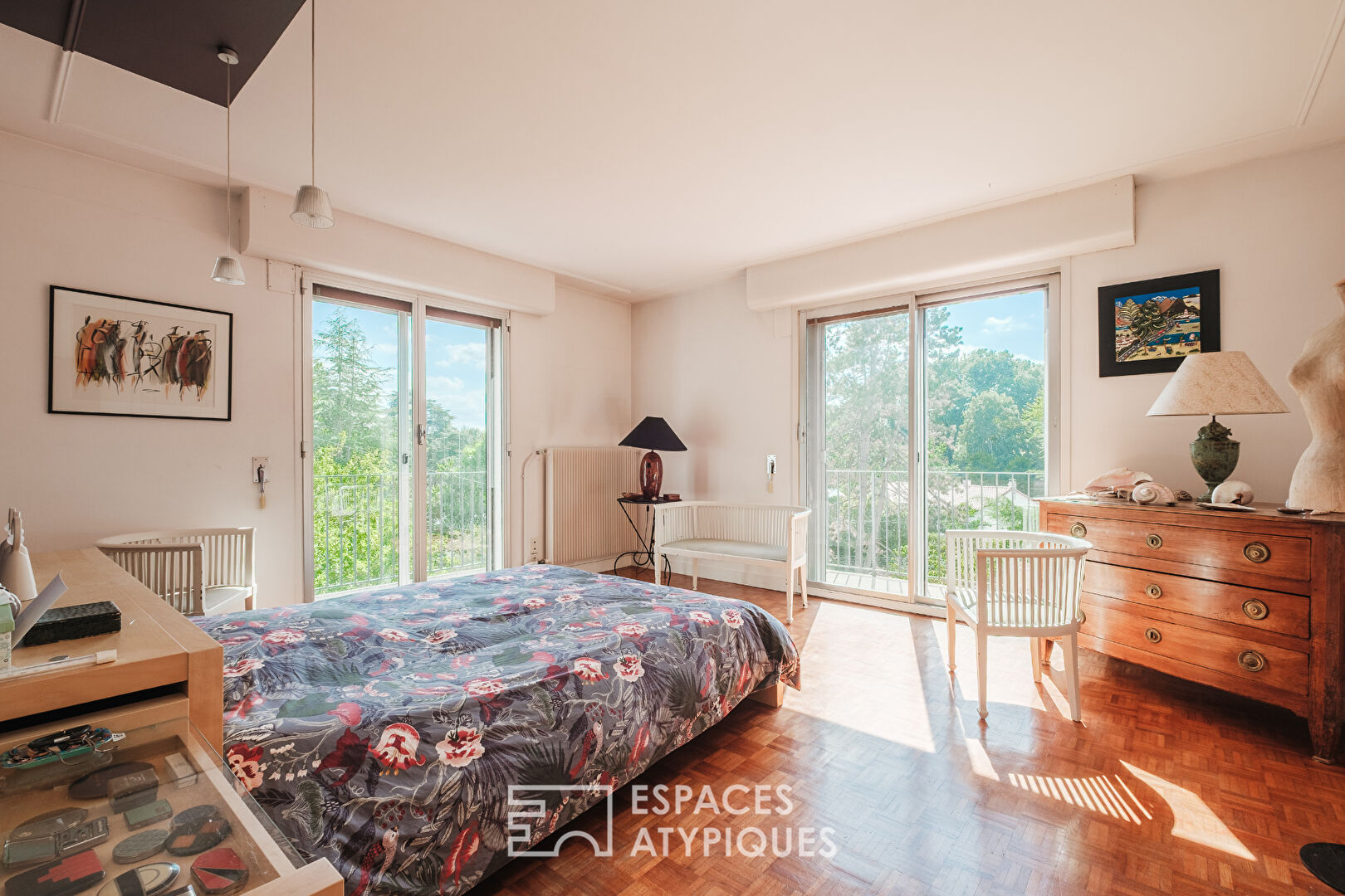 Modernist architect-designed house on the outskirts of Poitiers