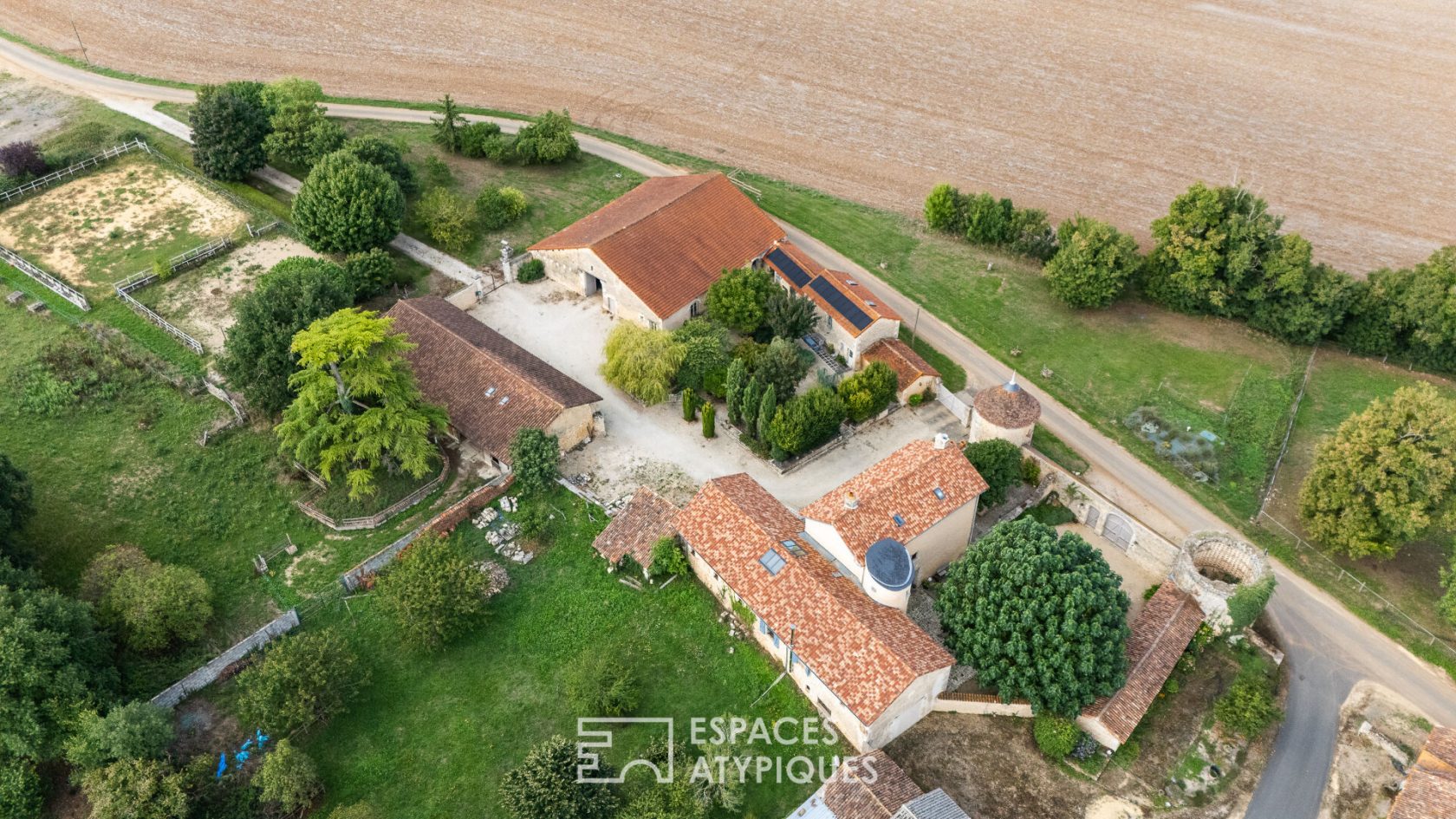 Manoir Historique près de Poitiers