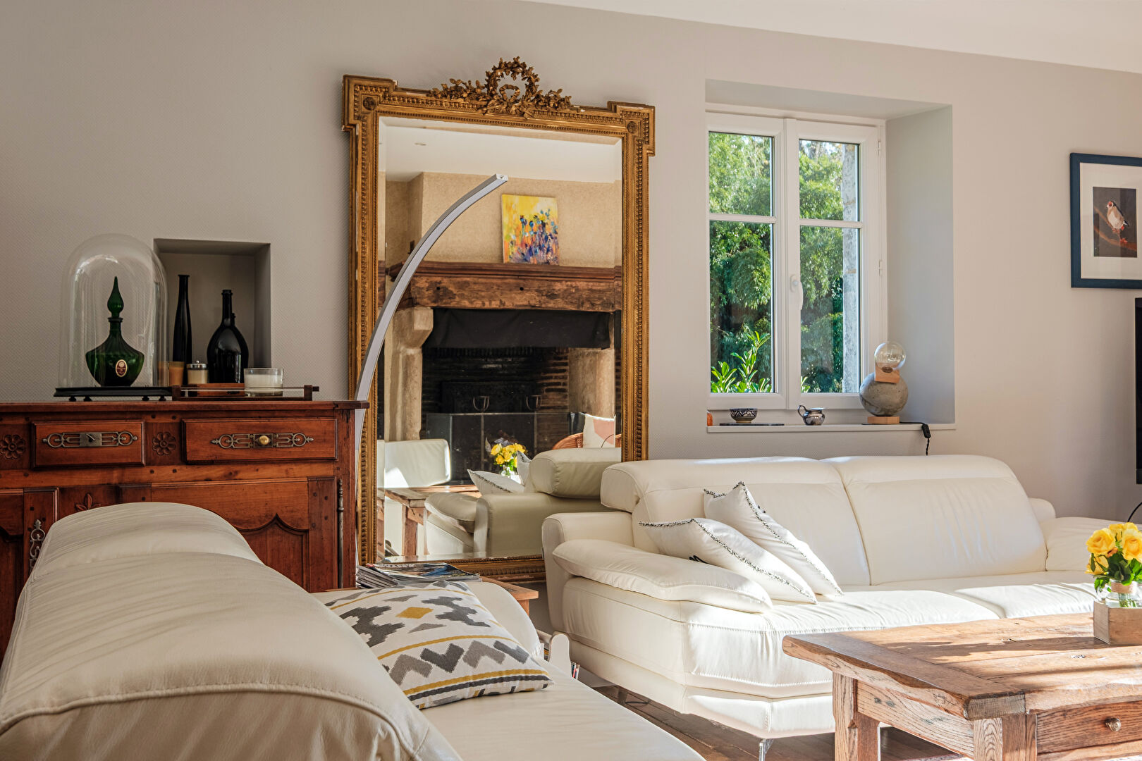 Moulin du XVe Siècle Réinventé aux Portes de Poitiers