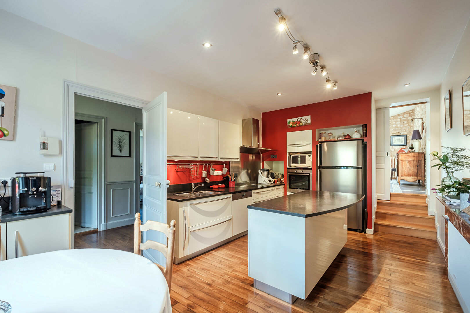 Moulin du XVe Siècle Réinventé aux Portes de Poitiers