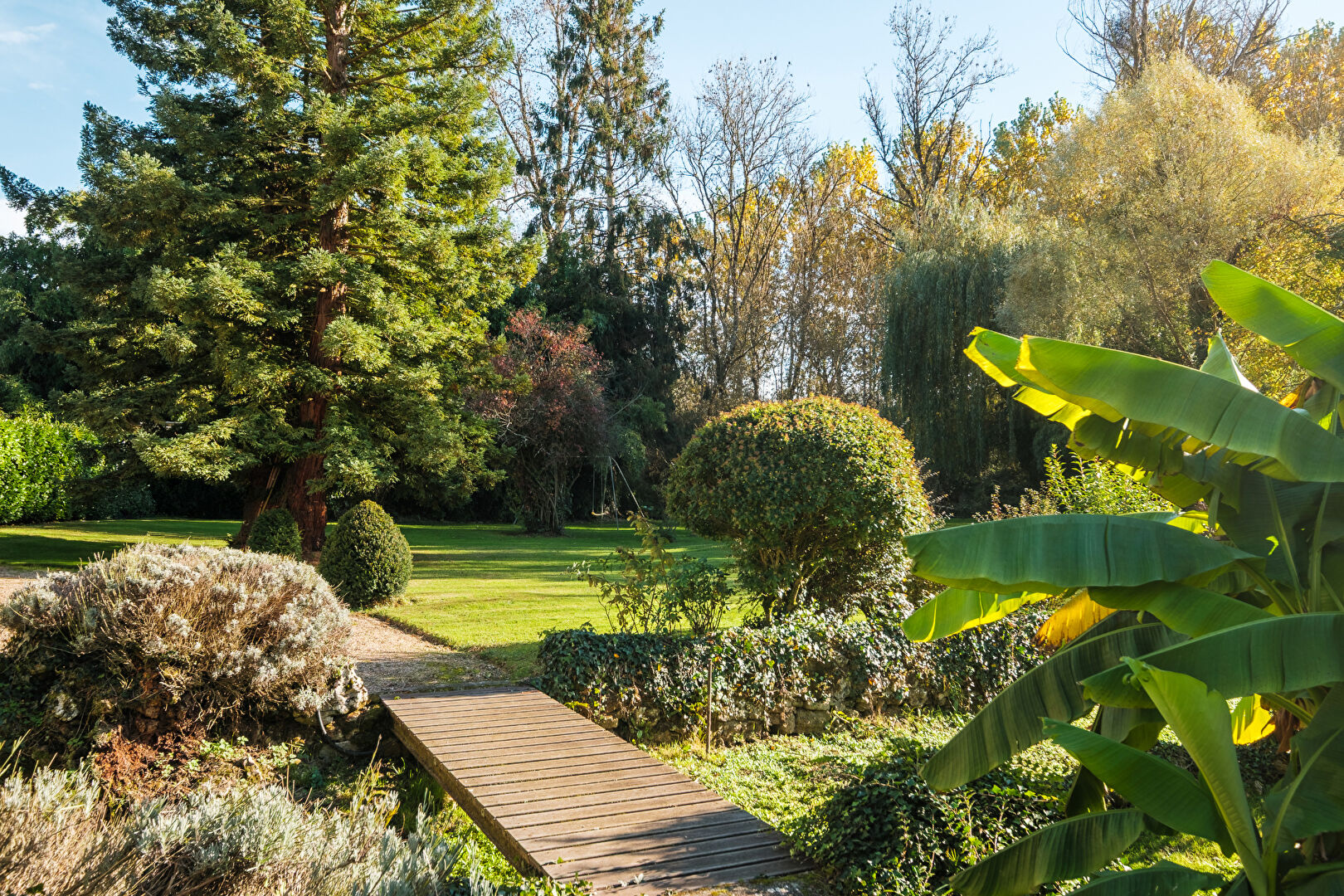Moulin du XVe Siècle Réinventé aux Portes de Poitiers