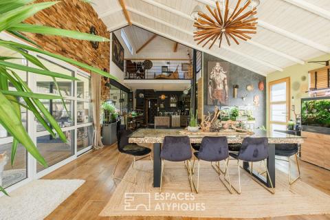 Architect-designed house with swimming pool overlooking the river