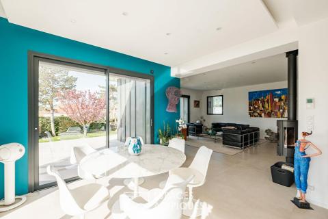 Contemporaine aux prestations haut de gamme avec ascenseur