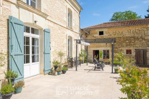 Manor house with outbuildings in Haut Poitou