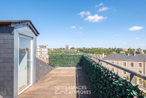 Architect-designed loft with suspended terrace, private elevator and double garage – Poitiers Plateau