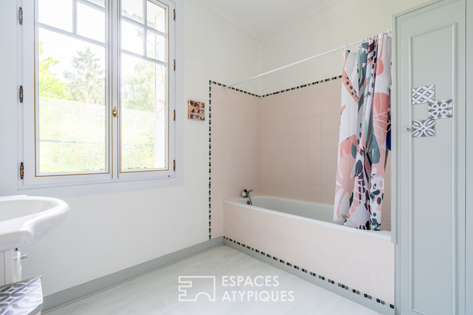 Maison de ville des années 30 à deux pas de la gare