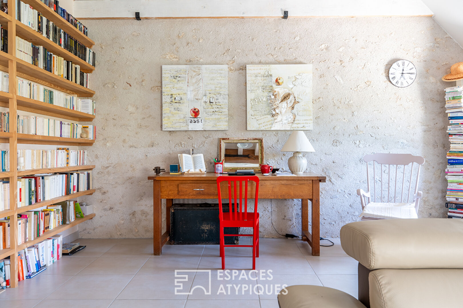 Maison de village et son extérieur avec vue dégagée