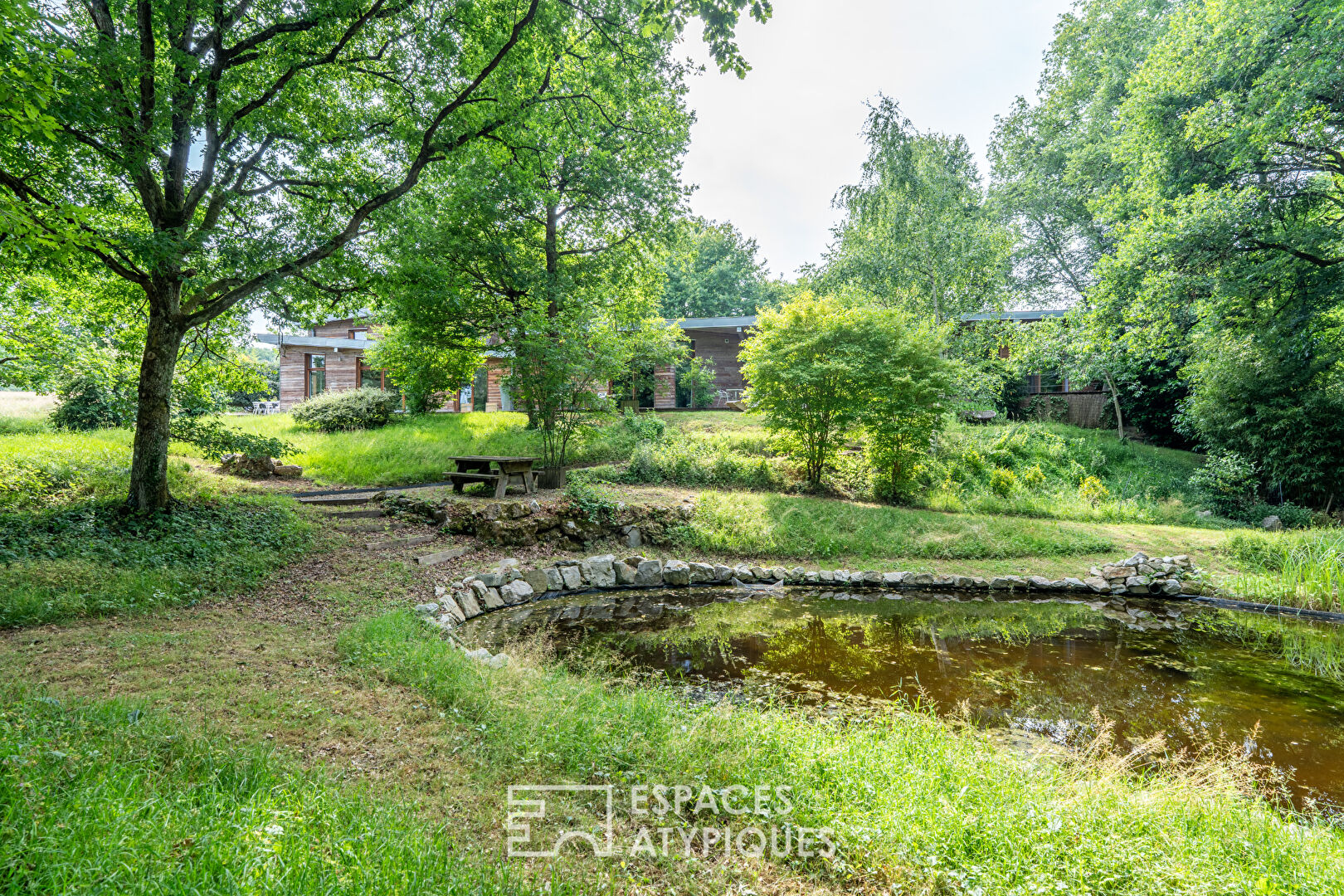 Parenthèse boisée et chambres d’hôtes au coeur de la nature