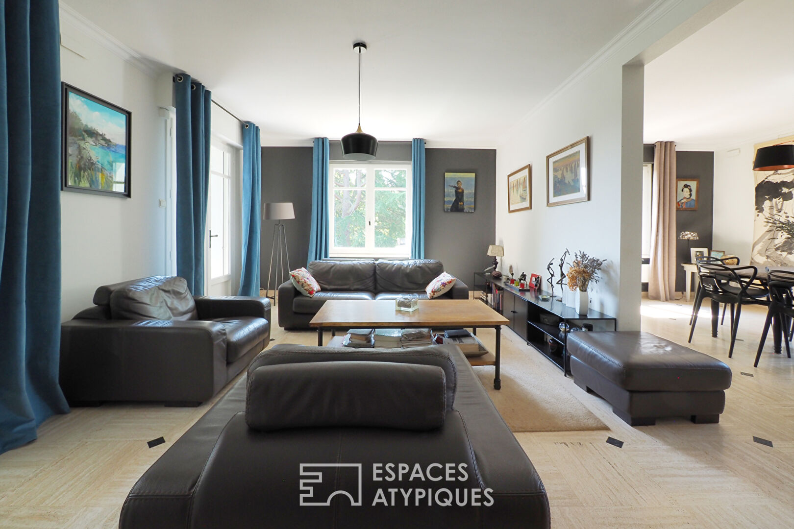 Propriété familiale avec terrasse et jardin arboré