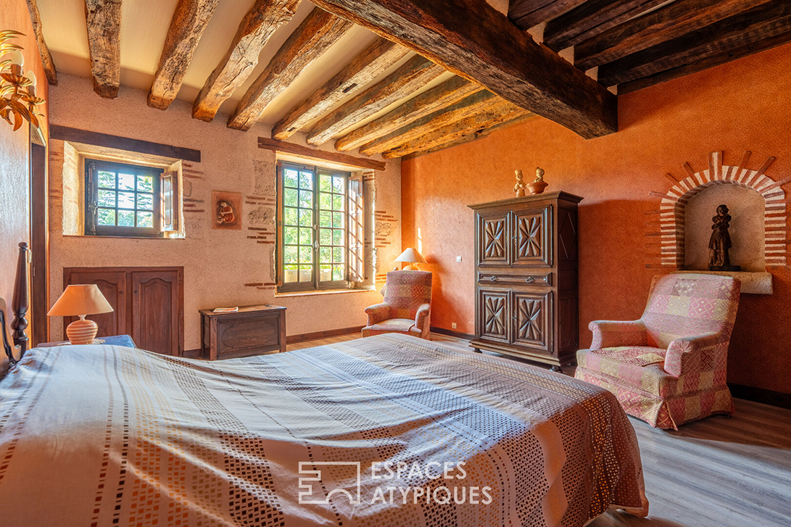 11th century property and its outbuildings on more than 5 hectares
