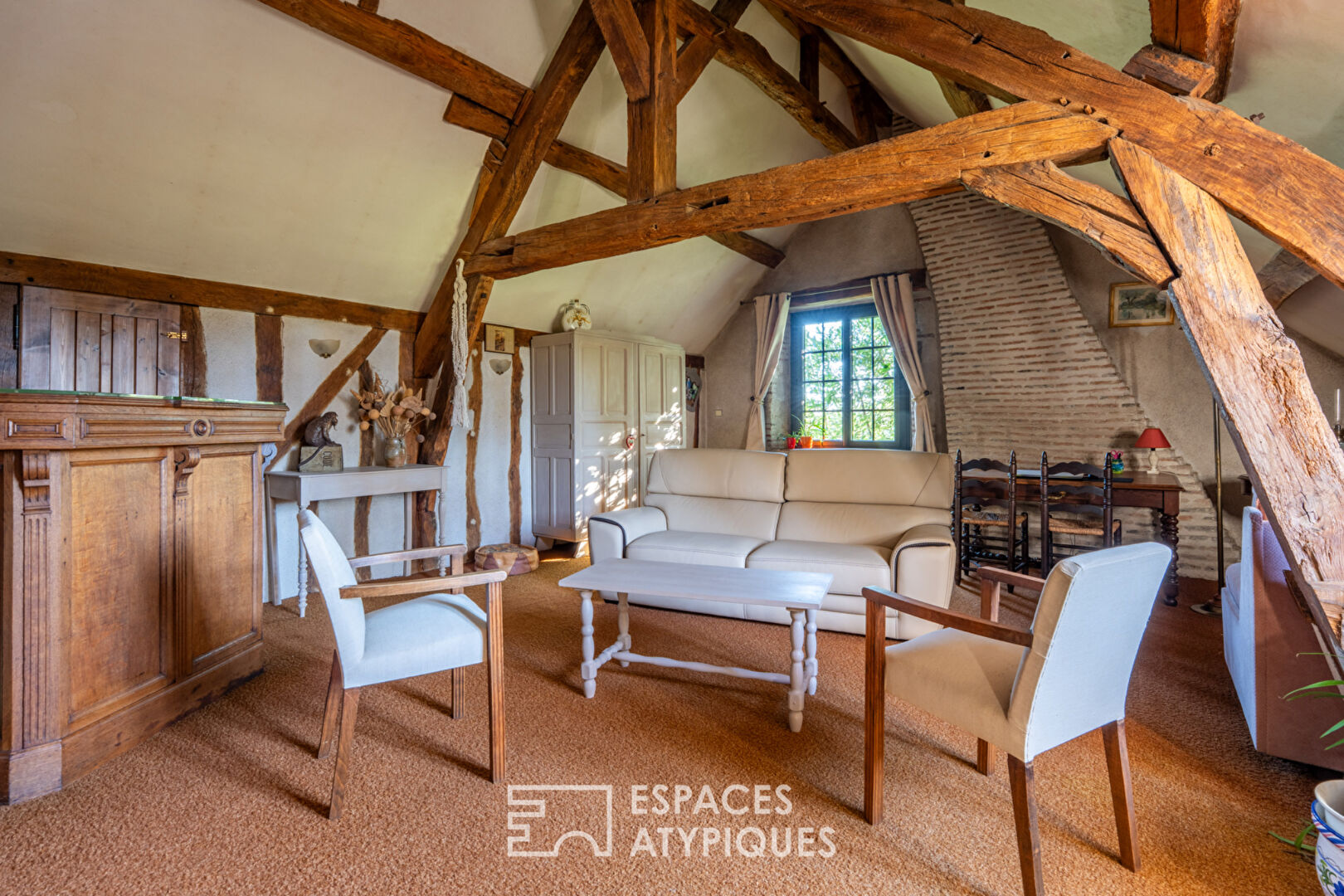 11th century property and its outbuildings on more than 5 hectares