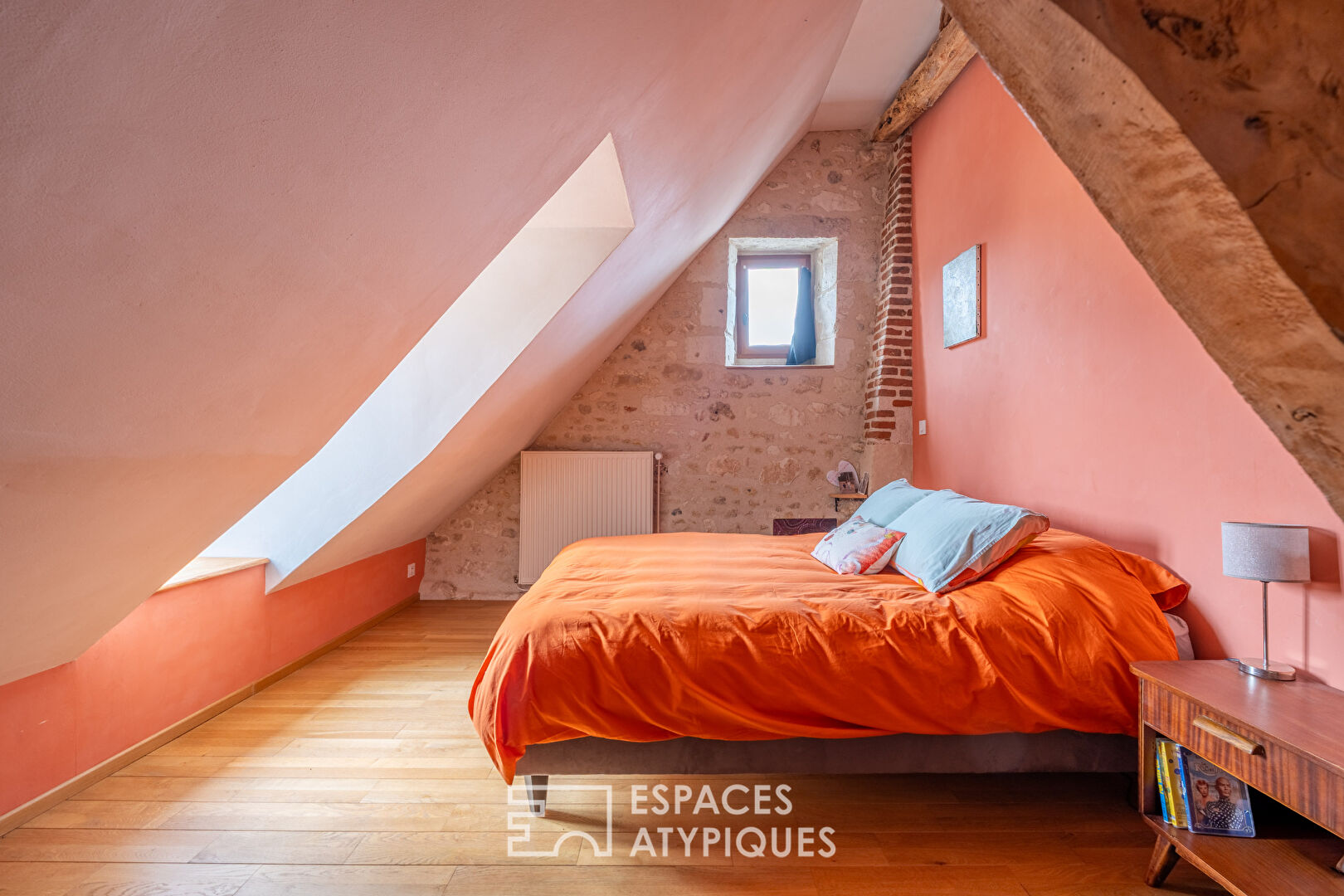 Ancien presbytère rénové avec jardinet