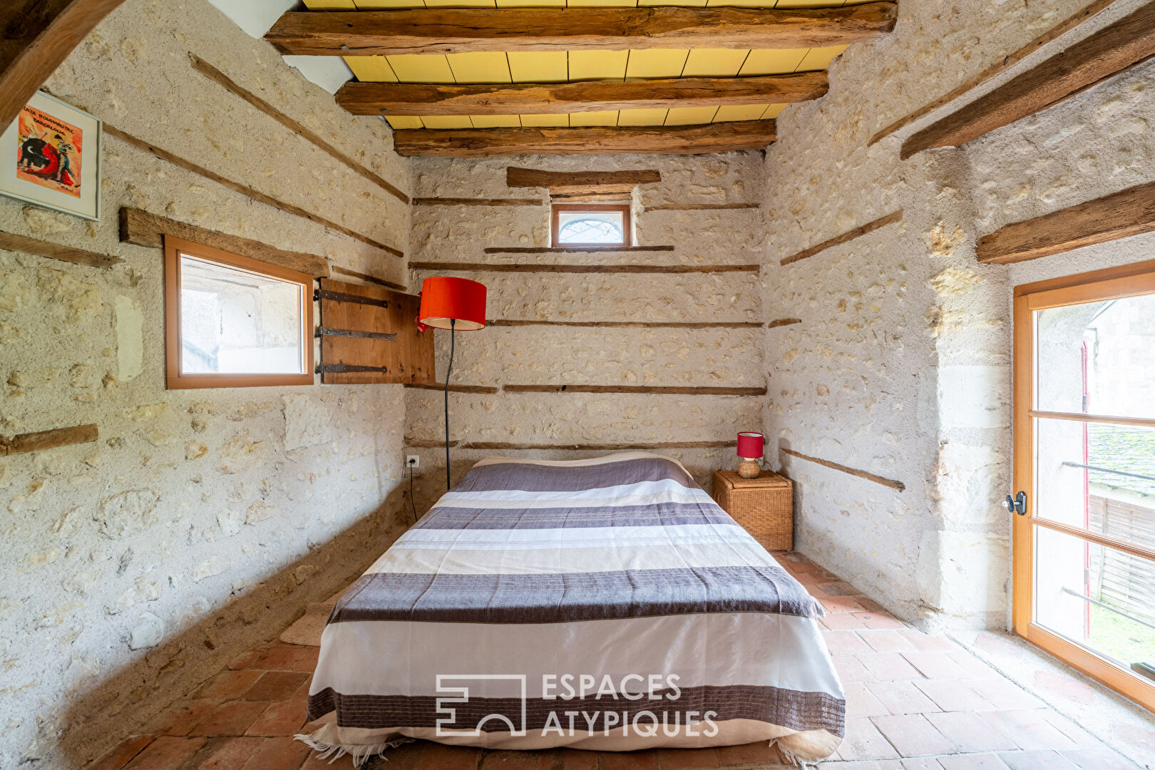 Ancien presbytère rénové avec jardinet