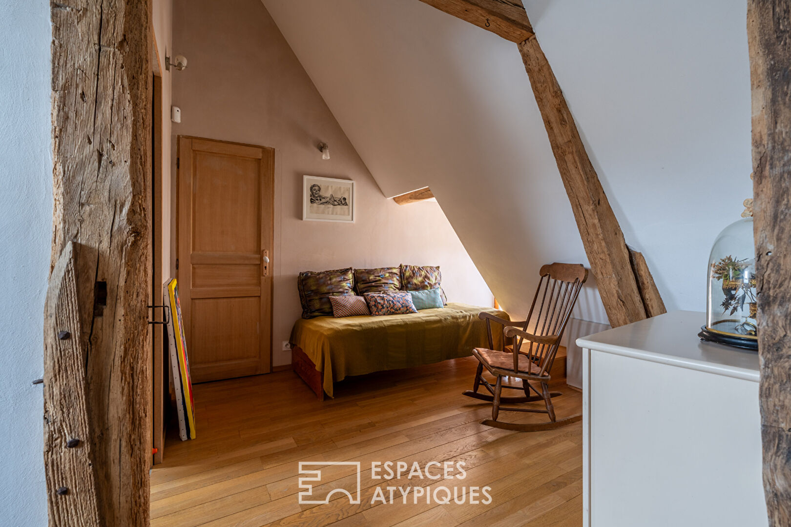 Ancien presbytère rénové avec jardinet