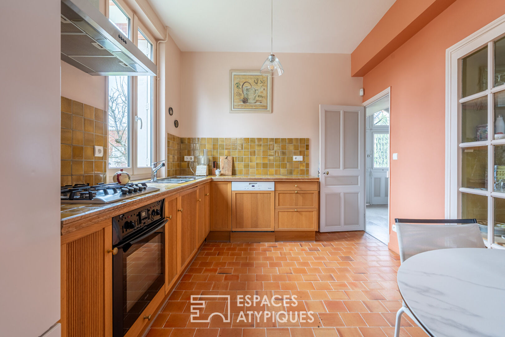 Maison de ville des années 30 avec jardin et garage