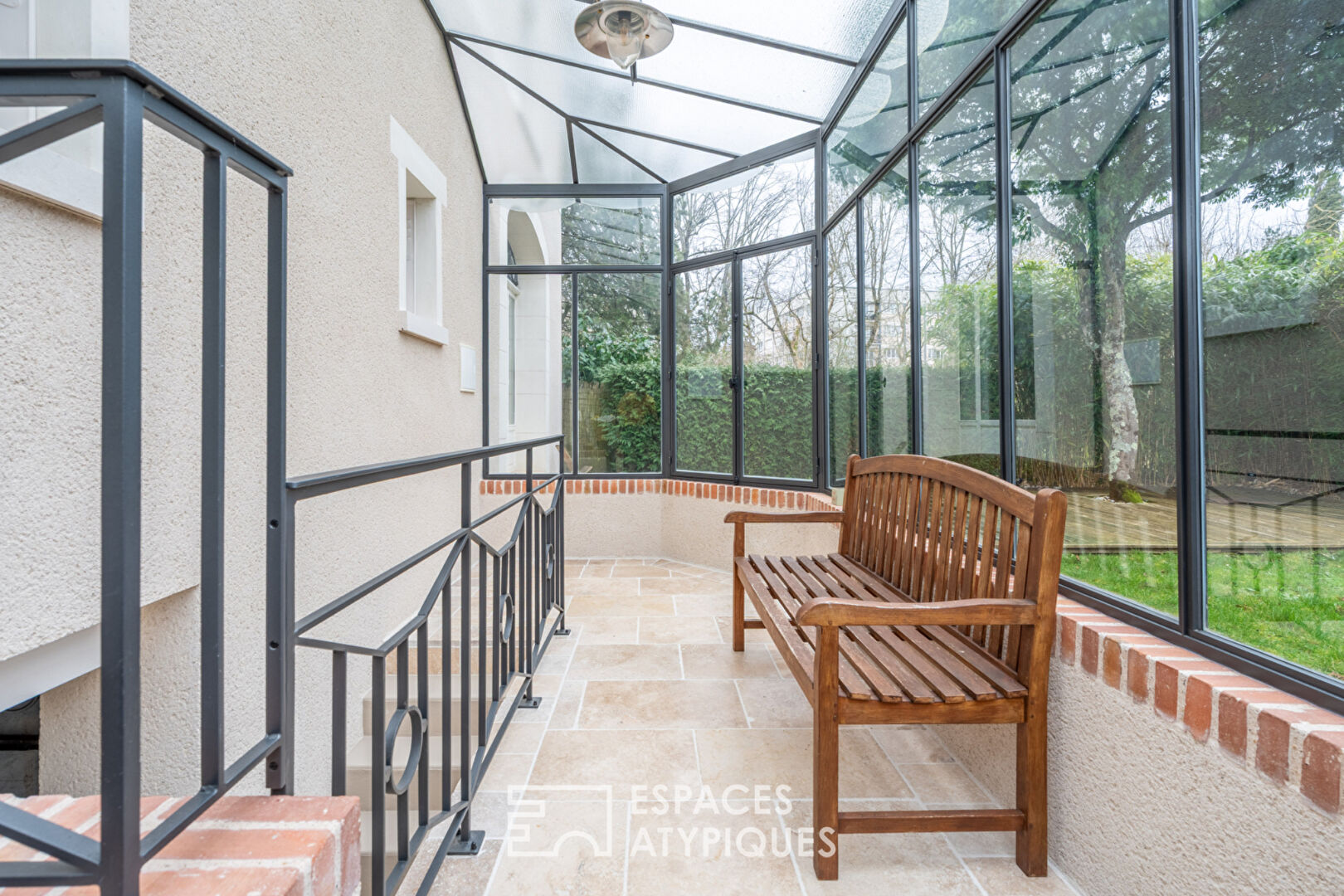 Maison de ville des années 30 avec jardin et garage