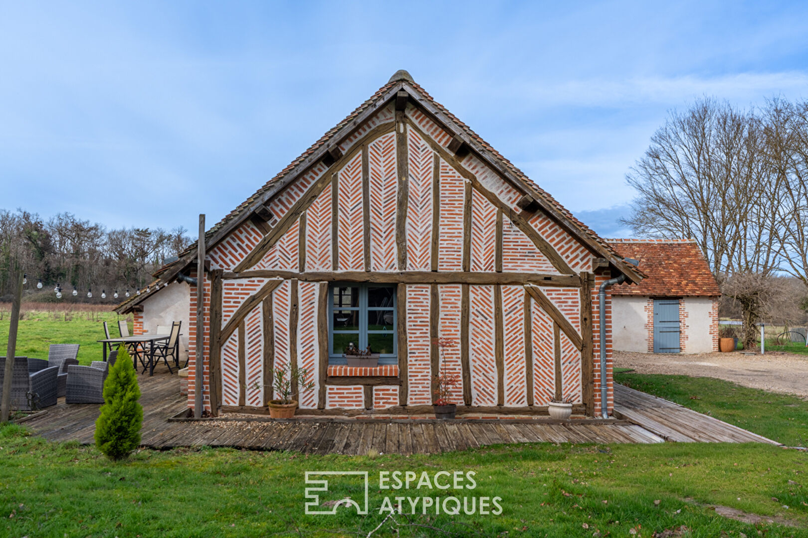 Maison solognote de plain-pied en coeur de forêt, proche Chambord