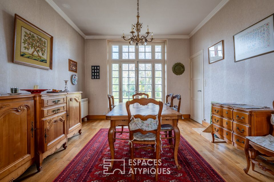 Maison de ville année 30 avec jardin et garage